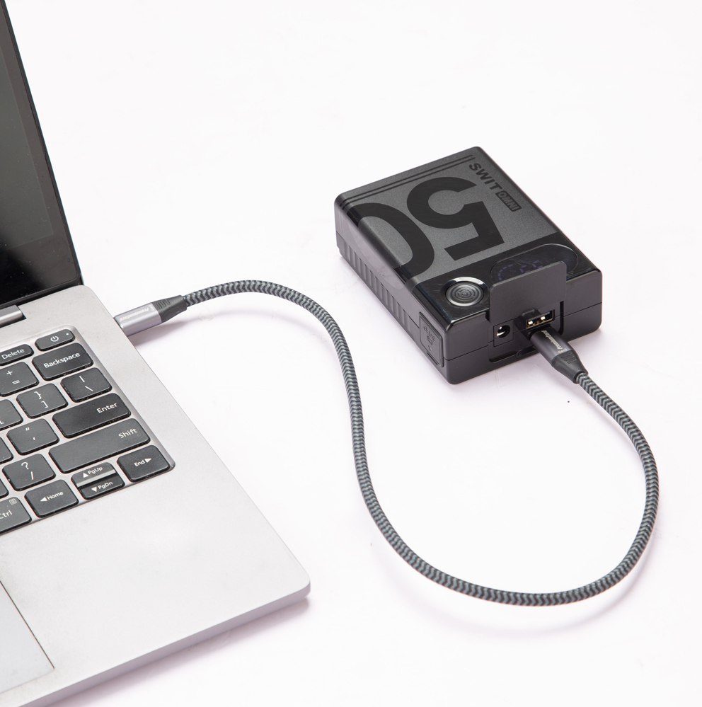 SWIT OMNI-50S 50Wh USB-C Info Pocket V-mount Battery mit 100W Dauerleistung