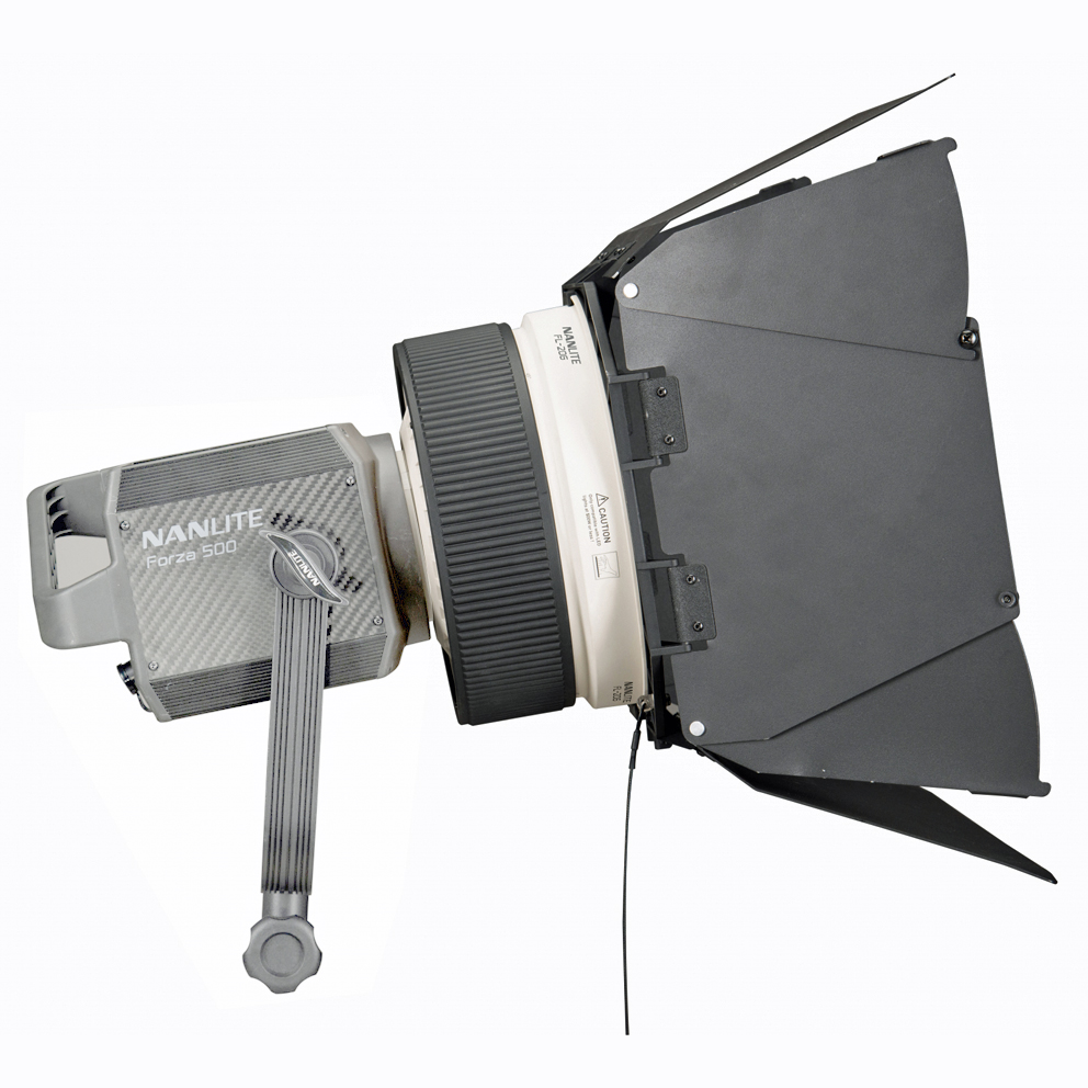 Fokussierbarer Fresnel-Vorsatz FL-20G mit Lichtklappen