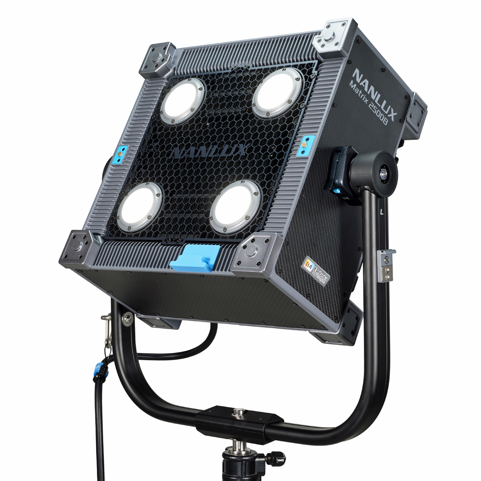 Nanlux Matrix 2500B 4-fach LED Bi-color Multi-source Spot Light - IBC OFFER - Price incl. tax !