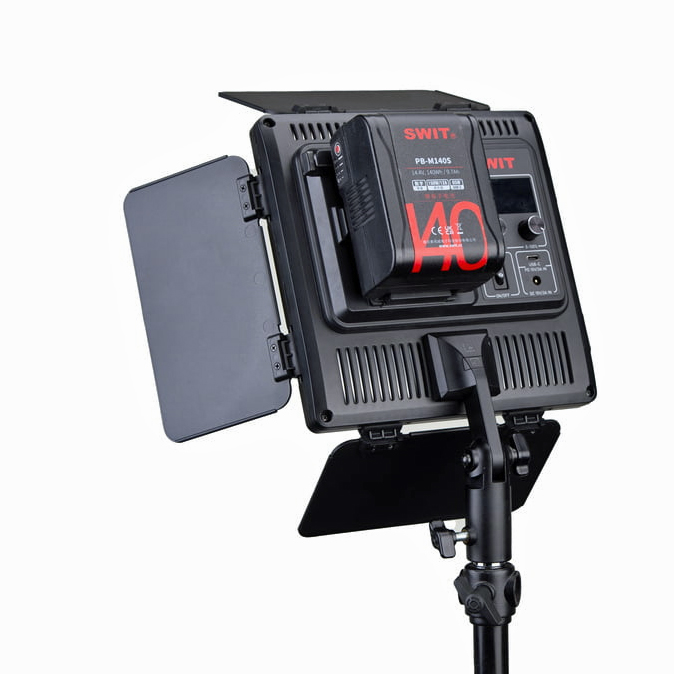 SWIT CL-40D High-Bright Ultra-Portable Easy-Setup Fanless Bi-color Panel Ligh 40W 1150Lux