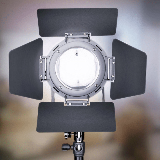 SWIT FL-C60D Superhelles COB Bi-Color LED Spotlight, V-Mount, DMX, 15-60° einstellbar